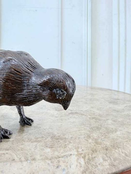 Figurka Kurczaka z Brązu – Rzeźba Dekoracyjna – Miniatura