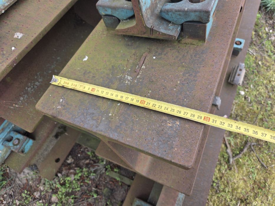 Dwuteownik HEB 300 tragarz