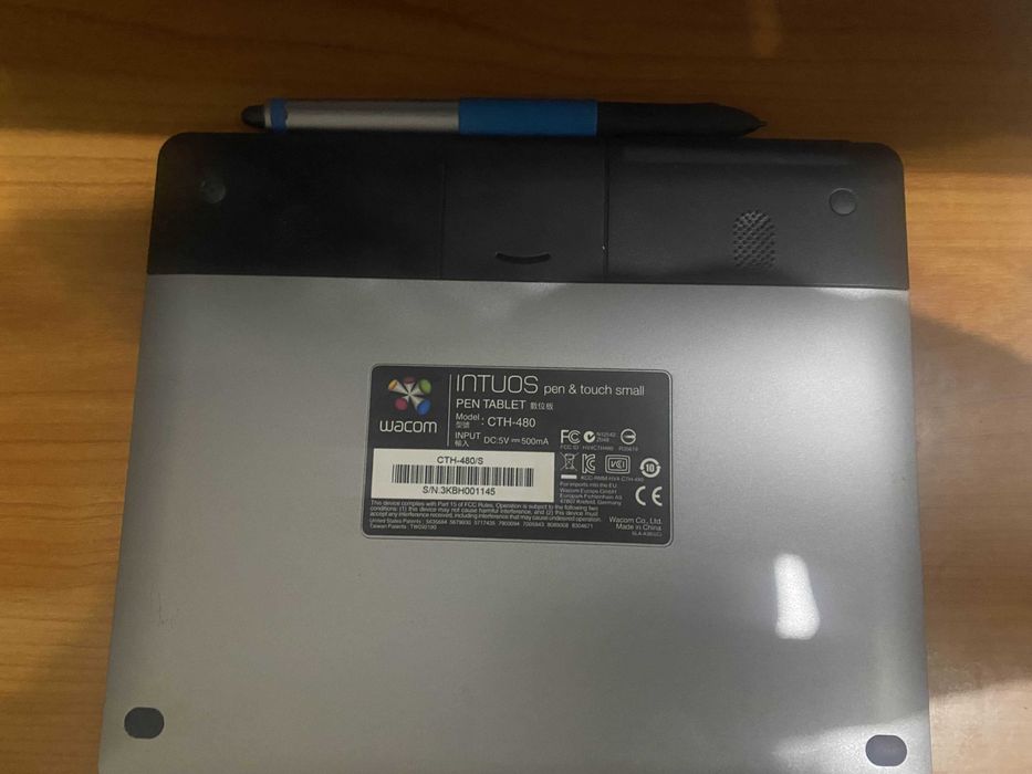 Intuos Pen & Touch S Tablet64752239810305121