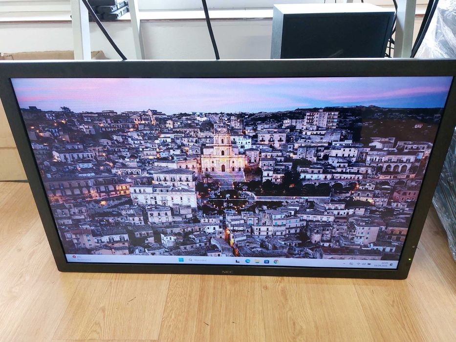 Monitor przemysłowy 32" NEC V323-2