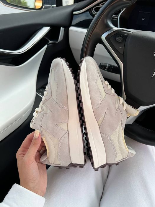 36-45 New Balance 327 Cream