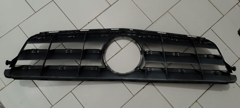 Grelha frente Mercedes W204