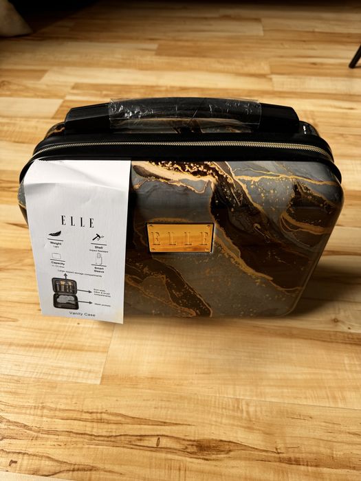 Walizka/kuferek/kosmetyczka