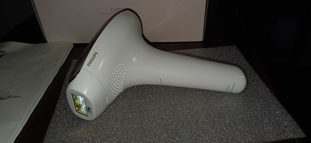 Depiladora PHILIPS IPL Lumea Advanced SC1999 (3 cabeças) como NOVA