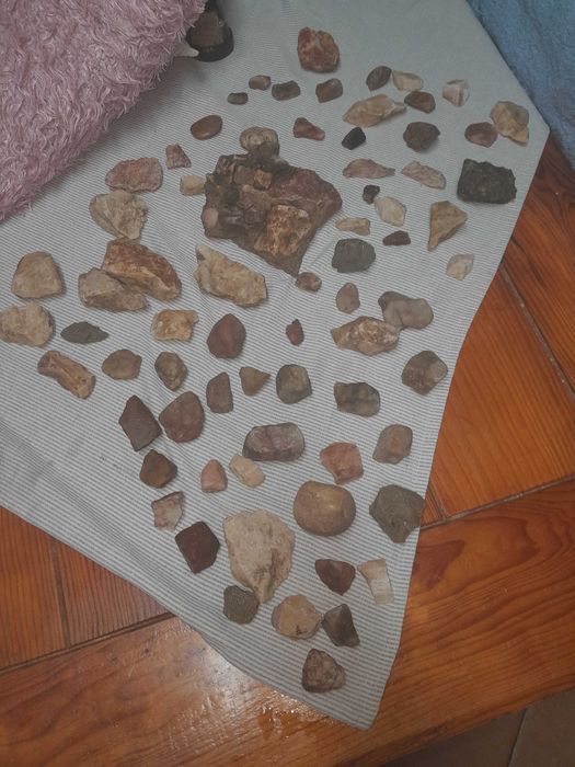 Colecção de pedras preciosas mais de 50 pedras raras.