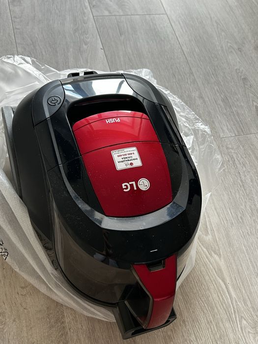 Пилосос LG новий