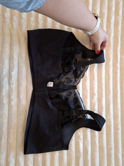 Nowy bardzo duży biustonosz czarny 120 H