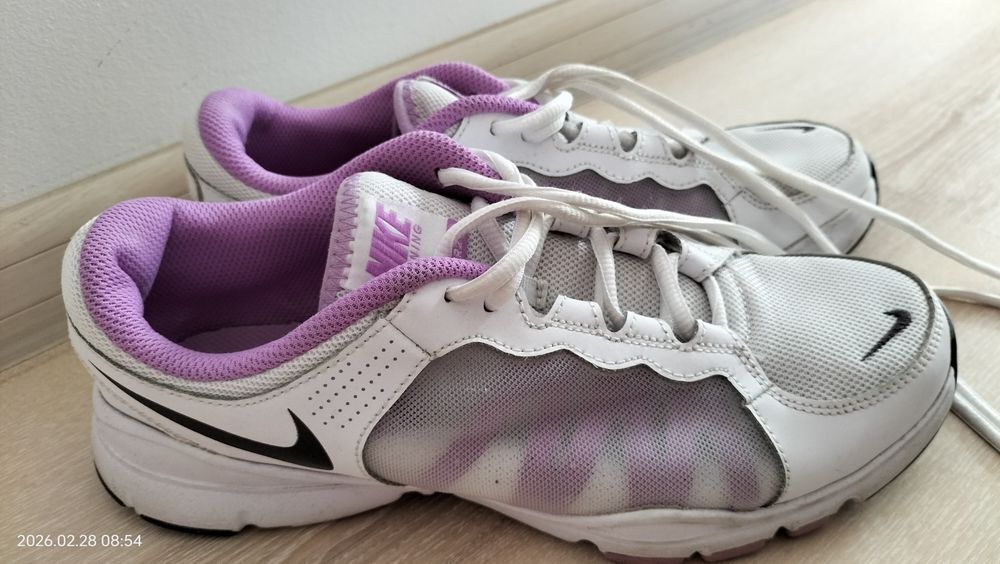 Nike buty sportowe 40