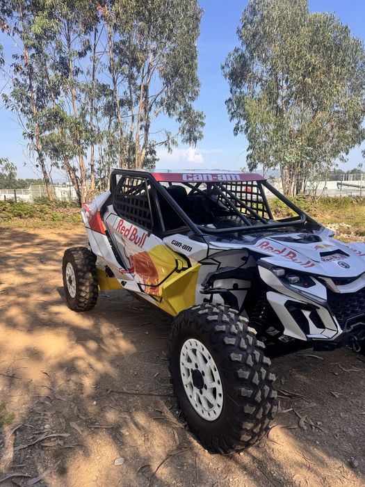 Can am Maverick R 2025