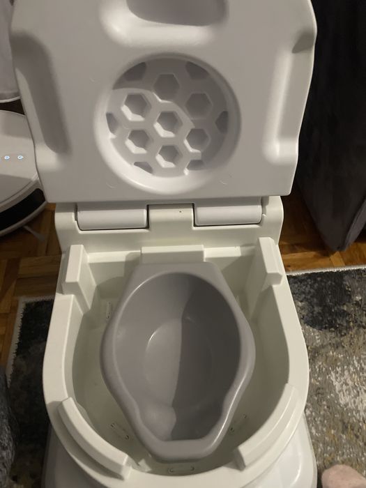 Nocnik/ toaleta grajaca fisher-price