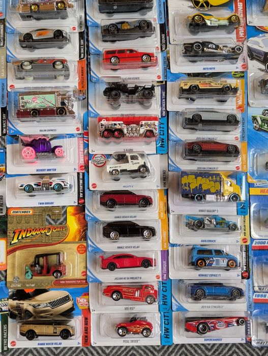 Прикольні і недорогі Машинки моделі хот вілс hot wheels хлопчику