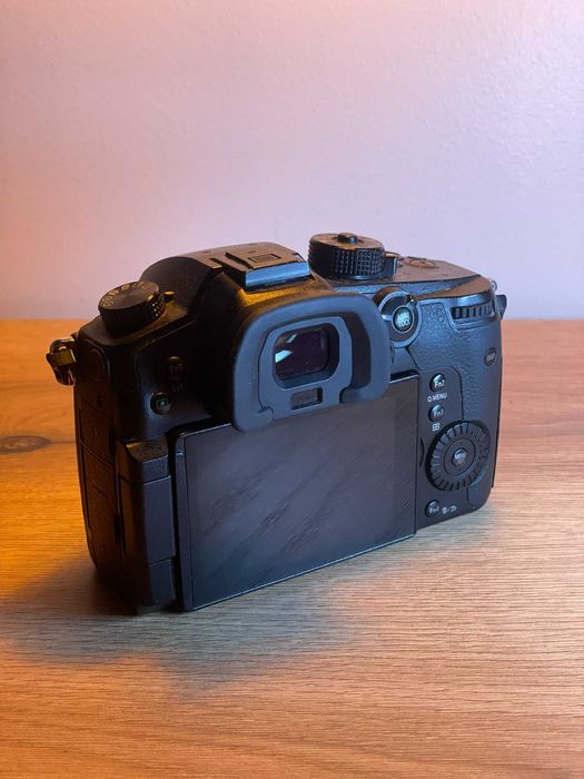 Panasonic Lumix GH5 + 2 Lenses64354165457795123