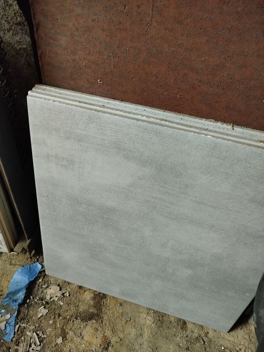 Плитка керамическая.