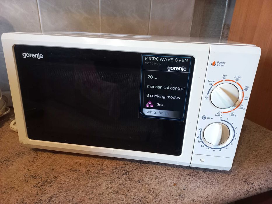 Микроволновая печь Gorenje, модель MO 20 MGW, 20 л, 1200. Все ОК!