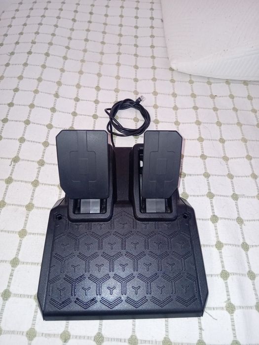 Volante ThrustMaster