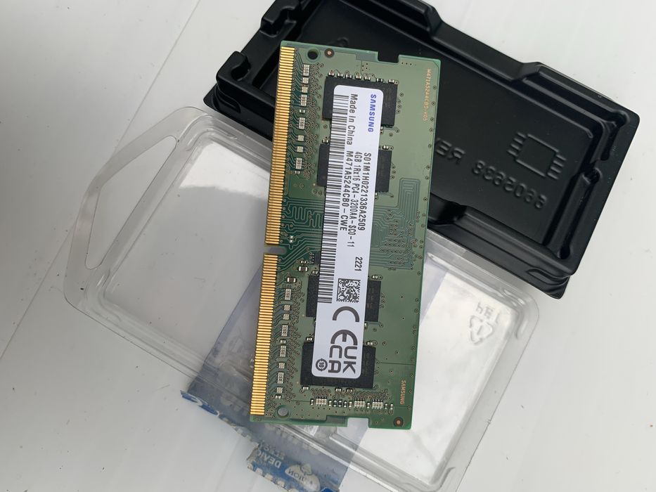 оператива ddr4 на 4гб была снята снового ноутбука