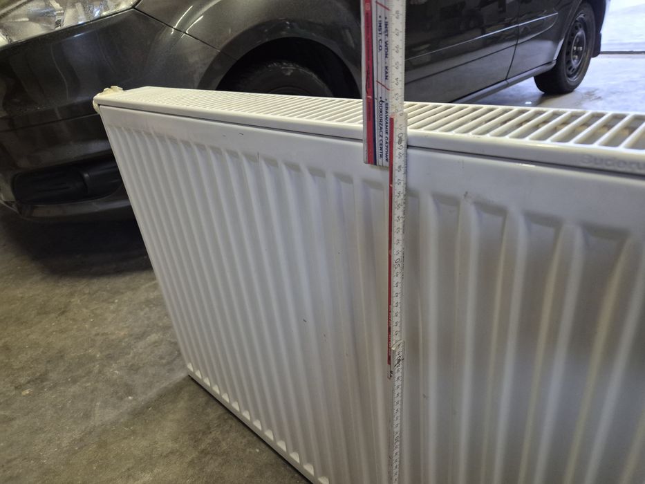 Grzejnik Buderus 80 x 60 cm termostat