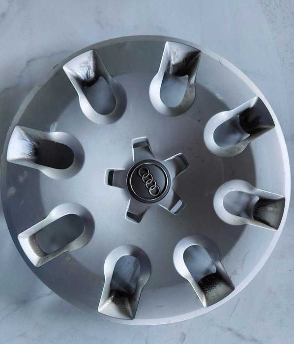 Комплект оригинальных колпаков Audi и Opel