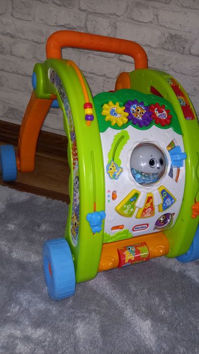 Interaktywny pchacz/chodzik