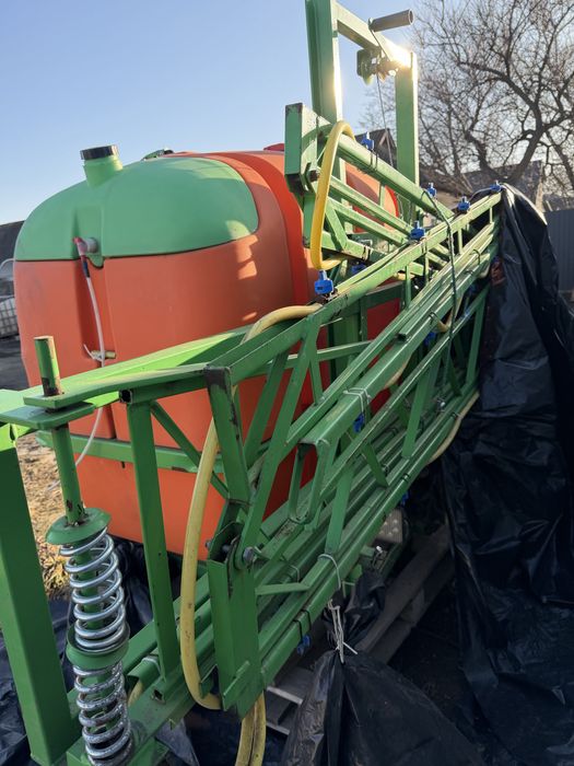 Оприскувач на 1000 літрів