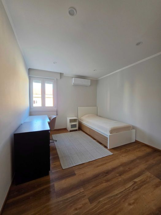 ENTRADA IMEDIATA | Quarto renovado c/ AC | Estudante | ISEL / Metro — 510€