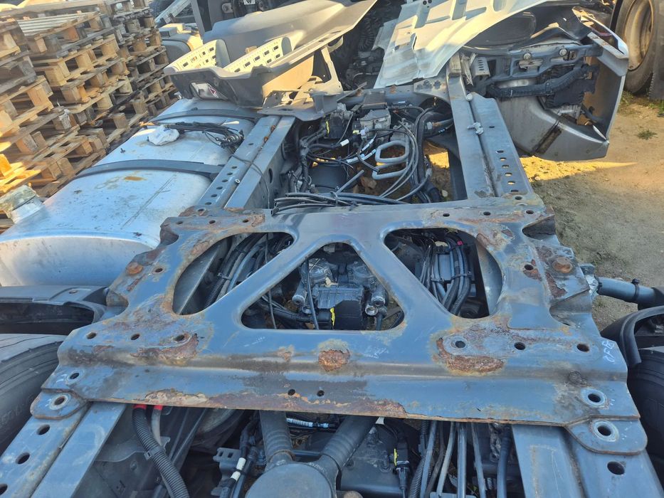 BLACHA PŁYTA PODSTAWA POD SIODŁO 4,5CM DAF XF 106 , CF EURO 6