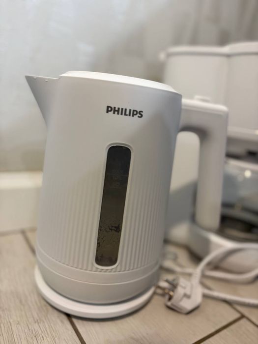 Чайник та крапелтна кавоварка Philips