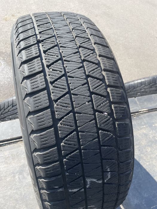 235/55/20 bridgestone dmv2