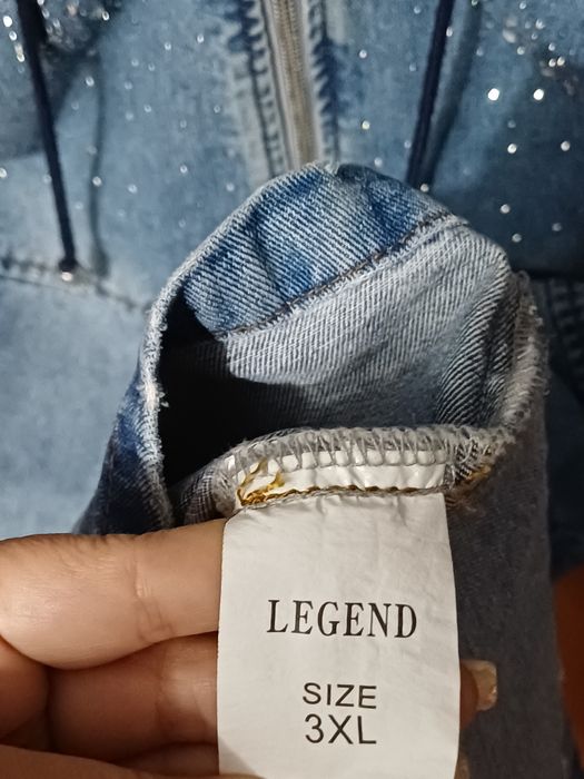 Джинсовая куртка.