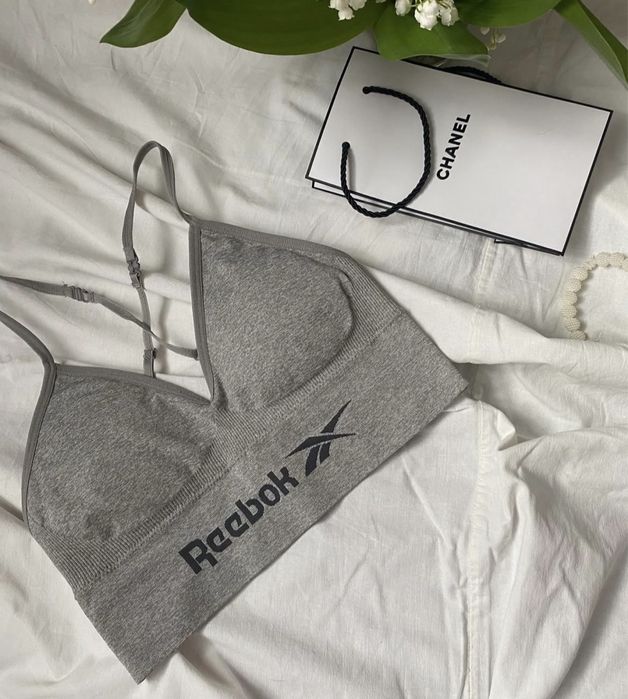Топ Reebok новий
