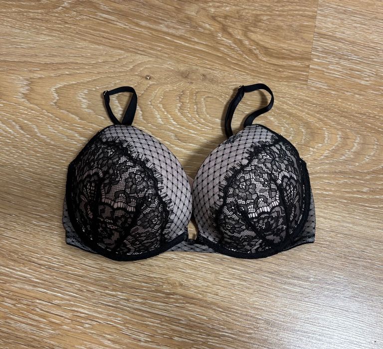 Бюстгальтер Victoria's Secret 32DD/E70 ліфчик  з мереживом