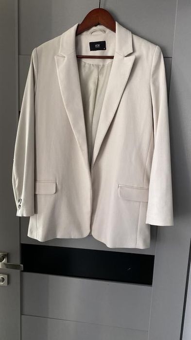 Піджак бежевий жіночий розмір с