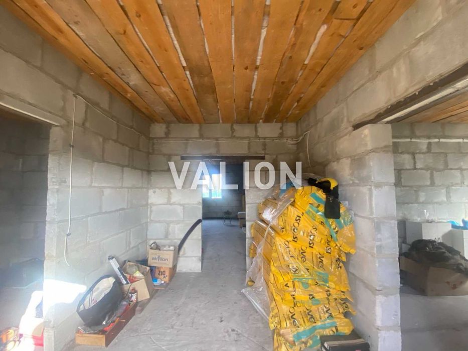 Продається домоволодіння у с Бабинці Бучанського рн 50км від Києва