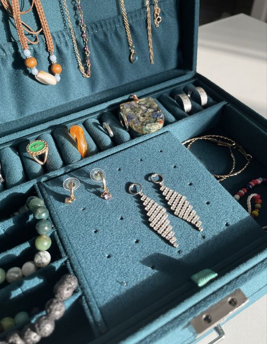Szkatułka na biżuterię elegancki organizer kuferek na kluczyk
