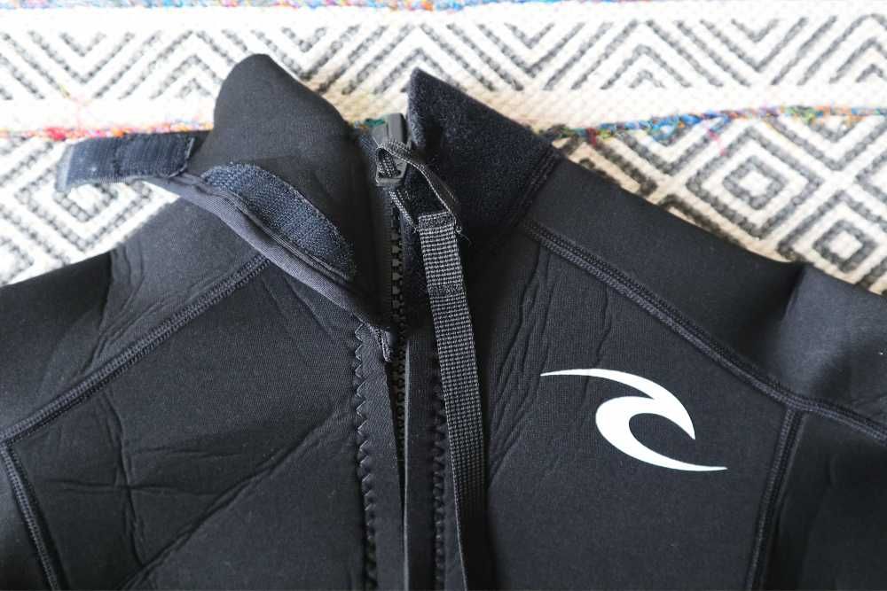 Vendo fato surf NOVO - Rip Curl, tamanho s