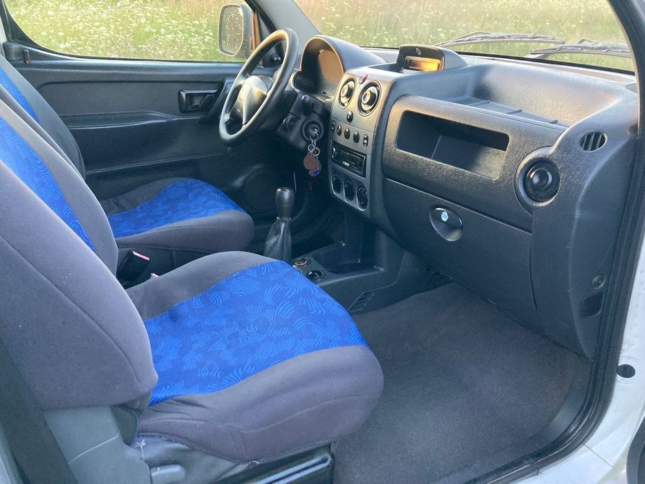 Peugeot partner 2005 2.0 5 місць торг