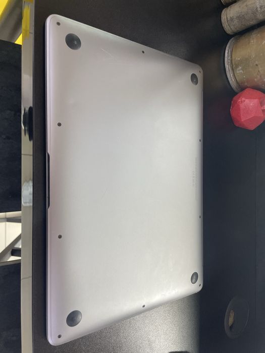 Macbook Air M1 8/256gb в хорошому стані