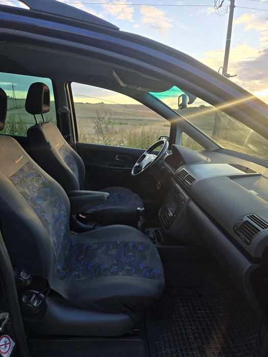 7 osob minivan xenon 6 biegow  1.9tdi 130km ladny zadbany