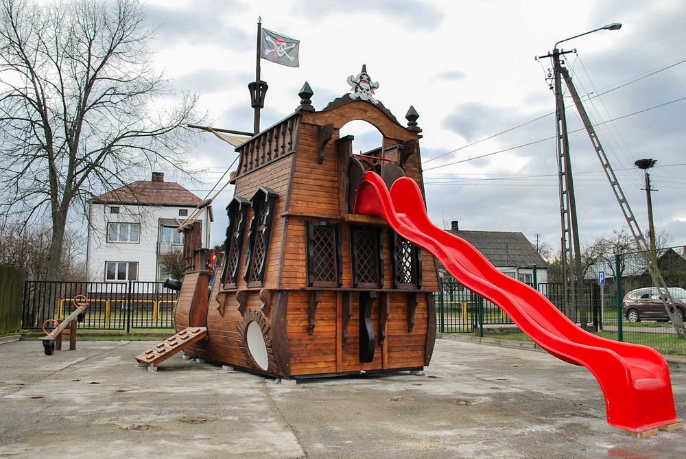 Drewniany Statek piracki- publiczny plac zabaw dla dzieci - PN-EN 1176