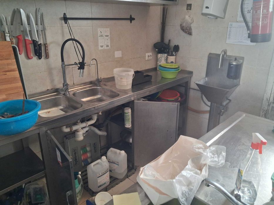 Recheio Restaurante / Café equipamentos + mobiliário Hotelaria Restauração grelhador fogão vitrines bancadas lavatório inox refrigeração congelação