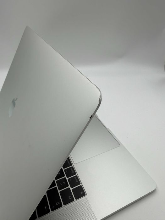 Apple Macbook Pro i7 2.8GHz | 16GB | 512GB