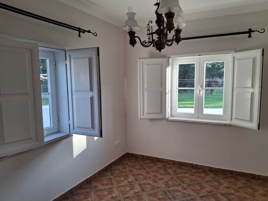 Aluga se t2 chão da parada