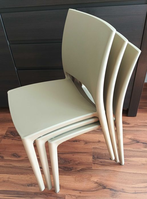 Krzesło konferencyjne biurowe kuchenne plastikowe cateringowe beżowe