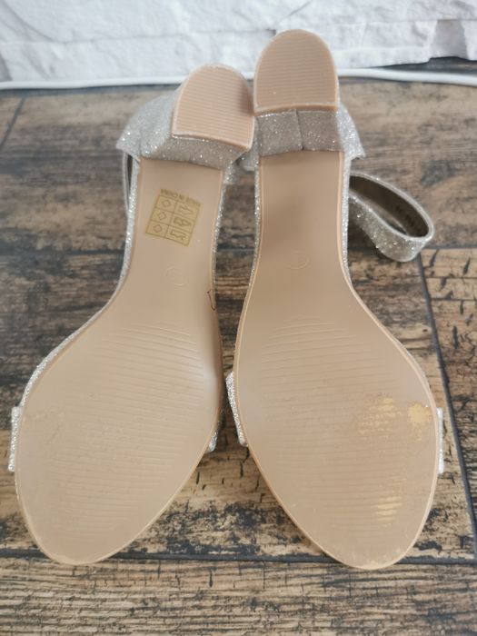 Sandały damskie na klocku