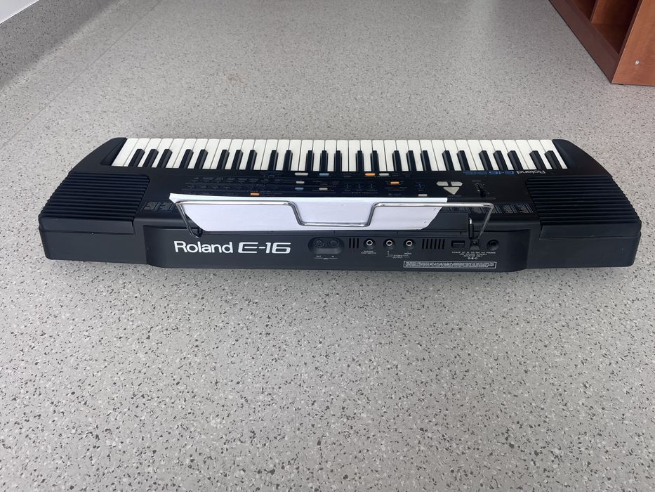 Roland E-16 syntezator, keyboard