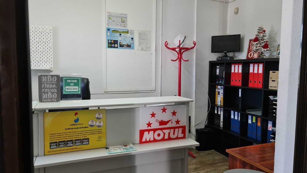 Oficina auto equipada à venda – Ferreiras, Albufeira