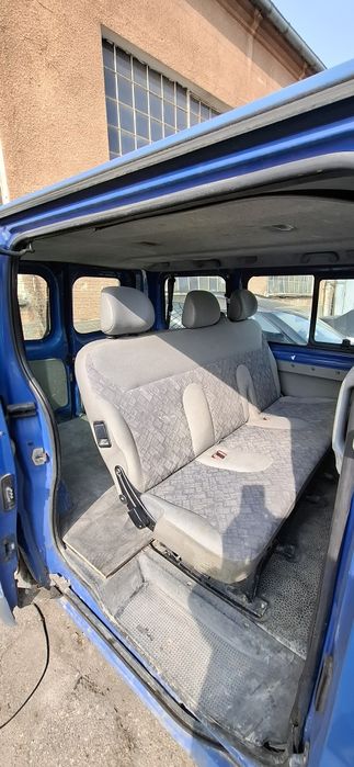Opel Vivaro Renault Trafic diesel 9 osobowy hak zarejestrowany