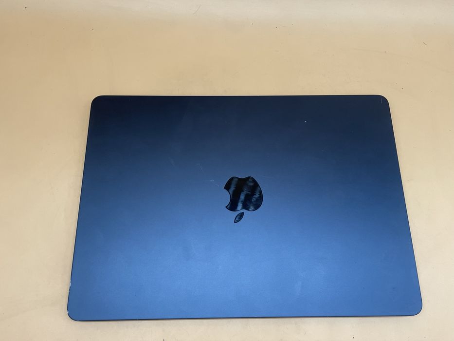Macbook air 2022 m2 512 gb ssd !
