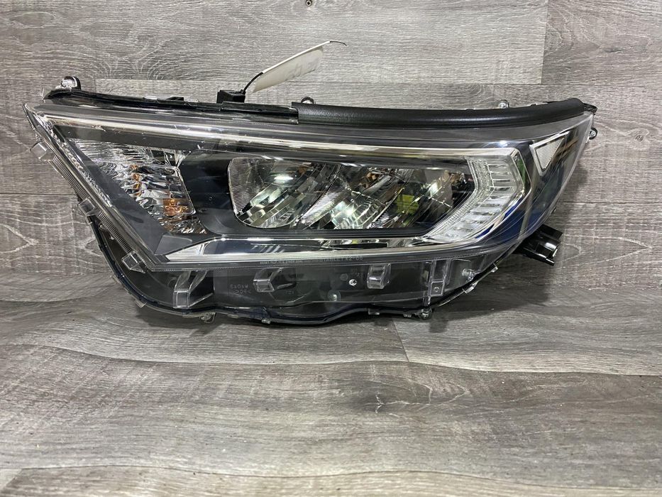 Toyota Rav 4 XA50 (2018-2025) фара передня ліва LED 8118542840