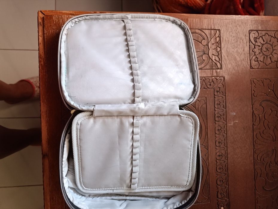 Vendo estojo multiusos